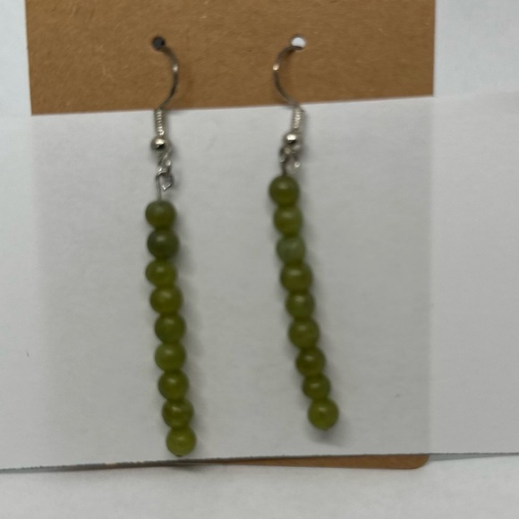 Green stone earrings long dangling handmade - Picture 5 of 6